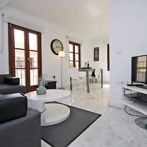 Del Parque Flats - Tribuna Apartment
